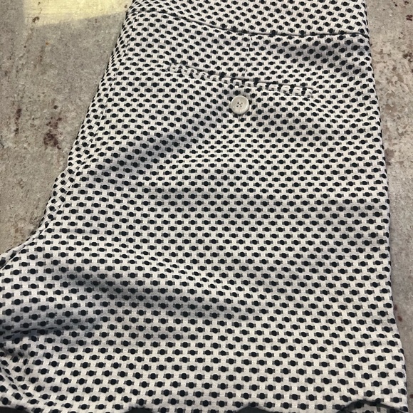 Cynthia Rowley Sz 4 Womens Textured Spotted Scalloped Hem Shorts - Picture 8 of 8